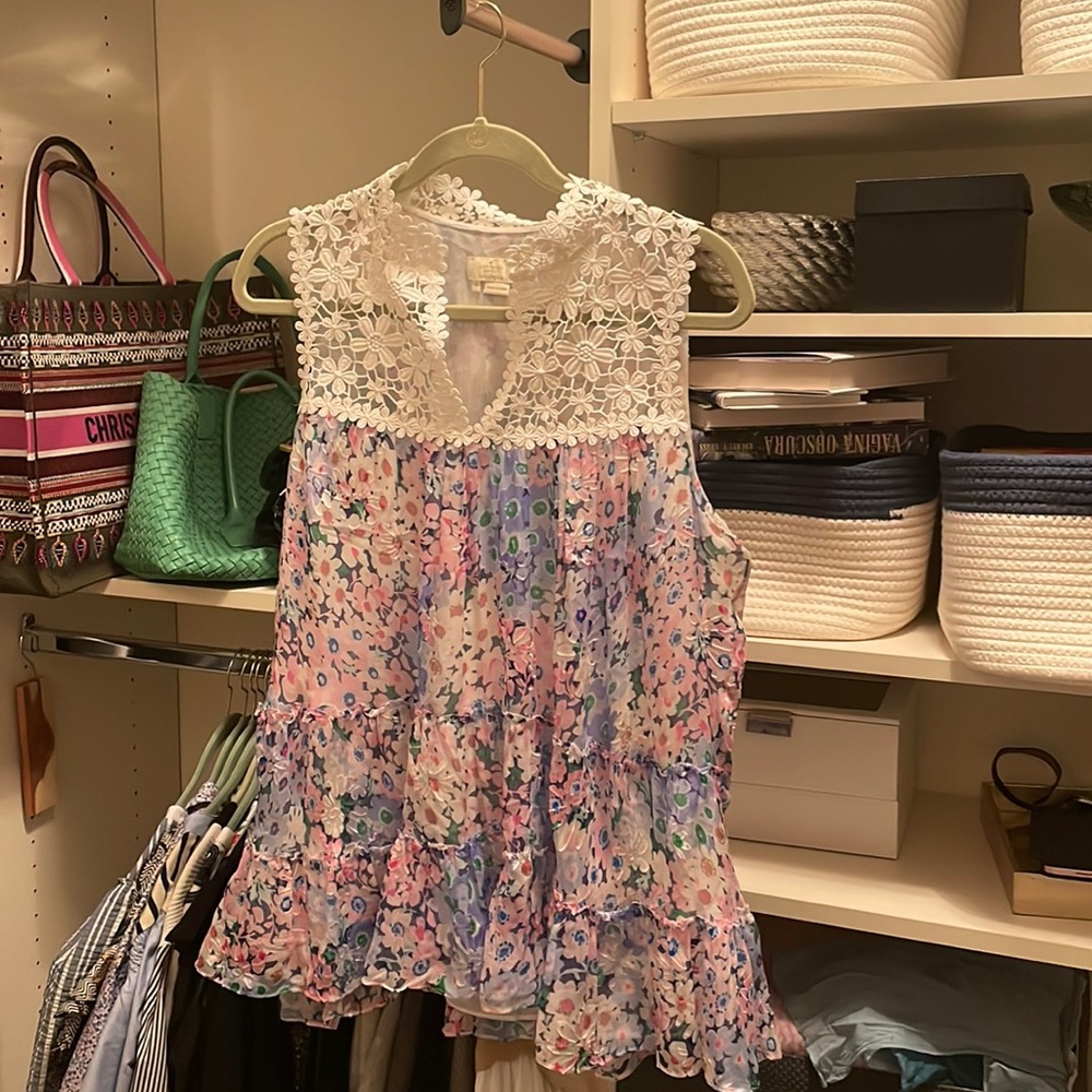 Sleeveless blouse